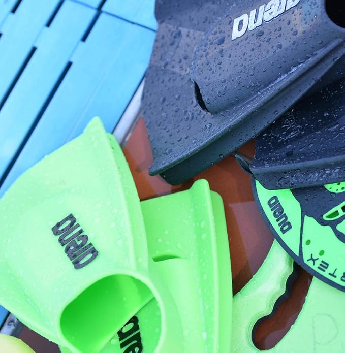 Arena Unisex Adult Vortex Evolution Swimming Hand Paddles for Women and Men Adjustable Straps Curved Design